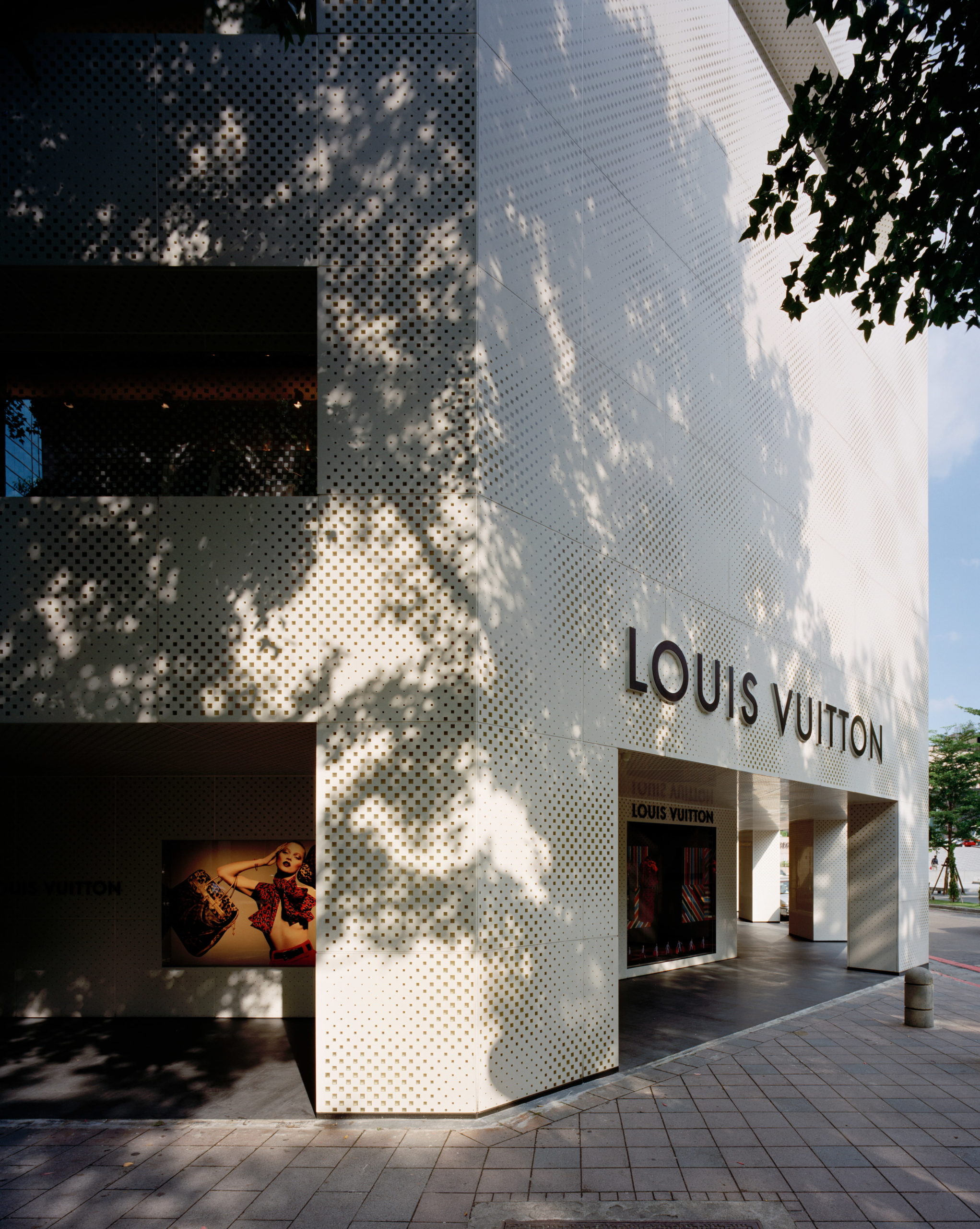 Louis Vuitton Building Taipei